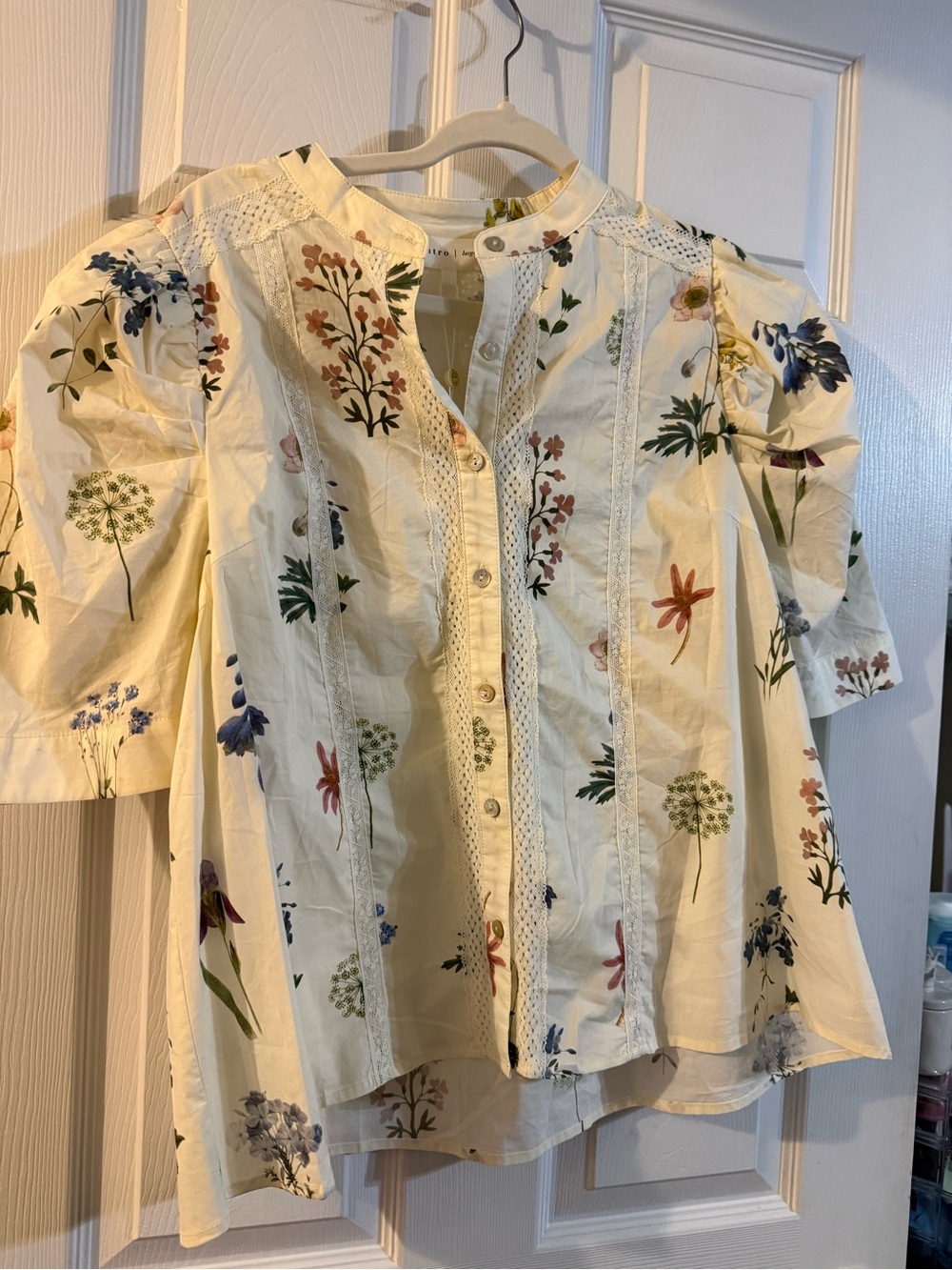 entro Cream Floral Button-Down Blouse with Lace Trim